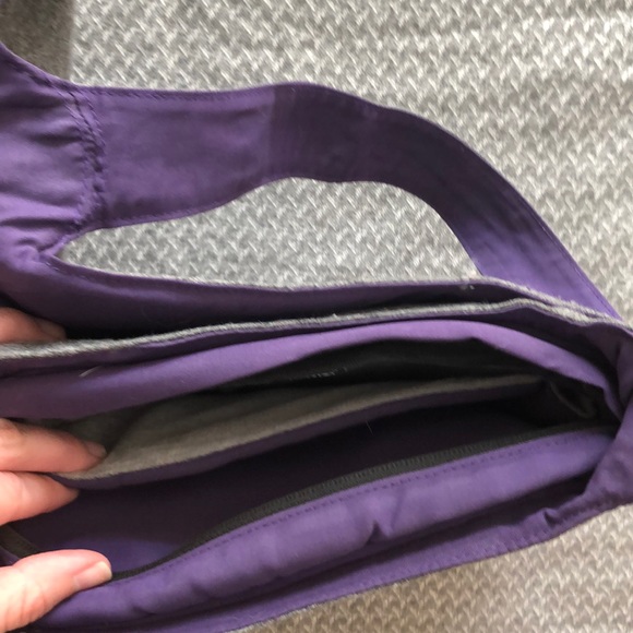 Speck A-line 10.2” Laptop Tote (Grey/Purple) - Picture 4 of 7